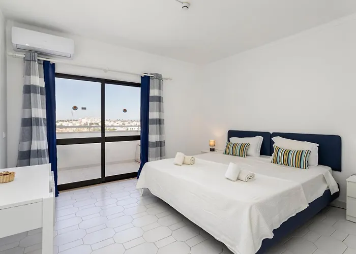 Apartamento The Concierge - Pool & Sunset Balconies Albufeira