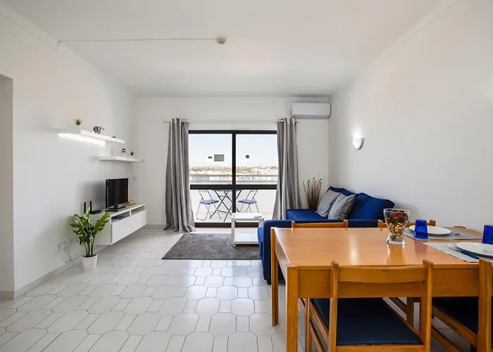 The Concierge - Pool & Sunset Balconies